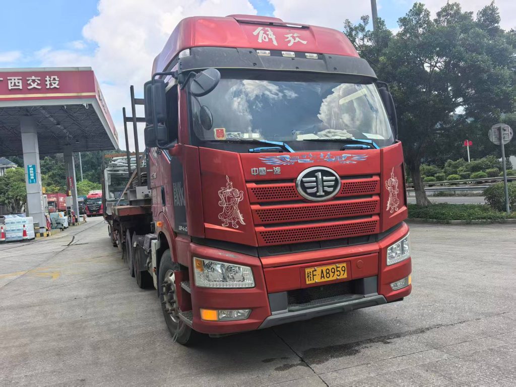 Xe tải & đầu kéo chuyên tuyến – Hiển Hưng Logistics